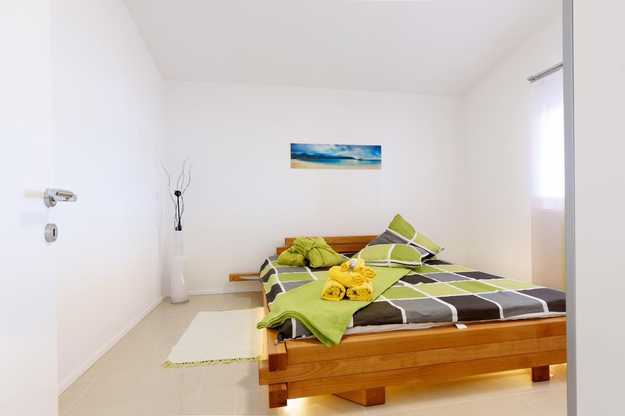 Studio Apartment Maslina Gornji Karin Exterior foto