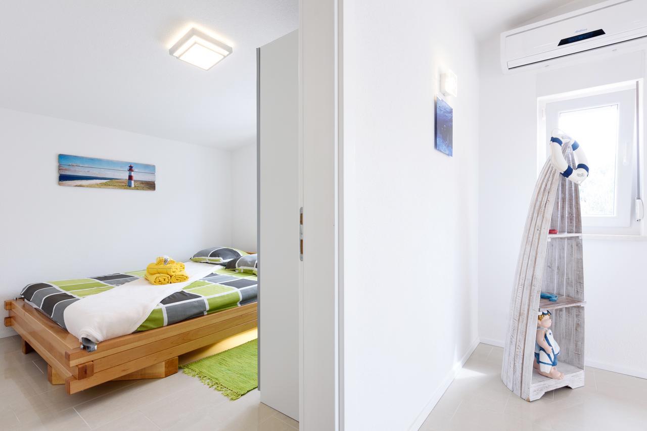 Studio Apartment Maslina Gornji Karin Exterior foto