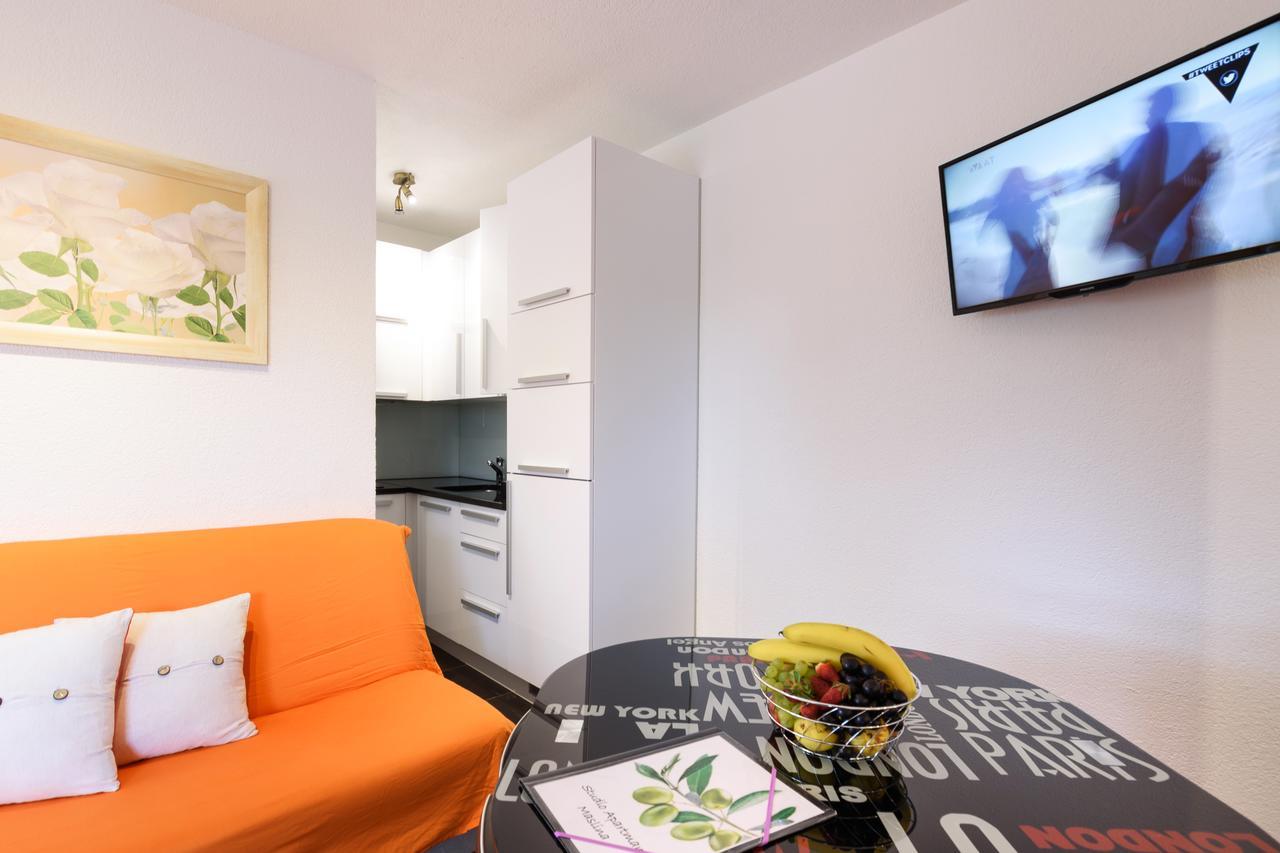 Studio Apartment Maslina Gornji Karin Exterior foto